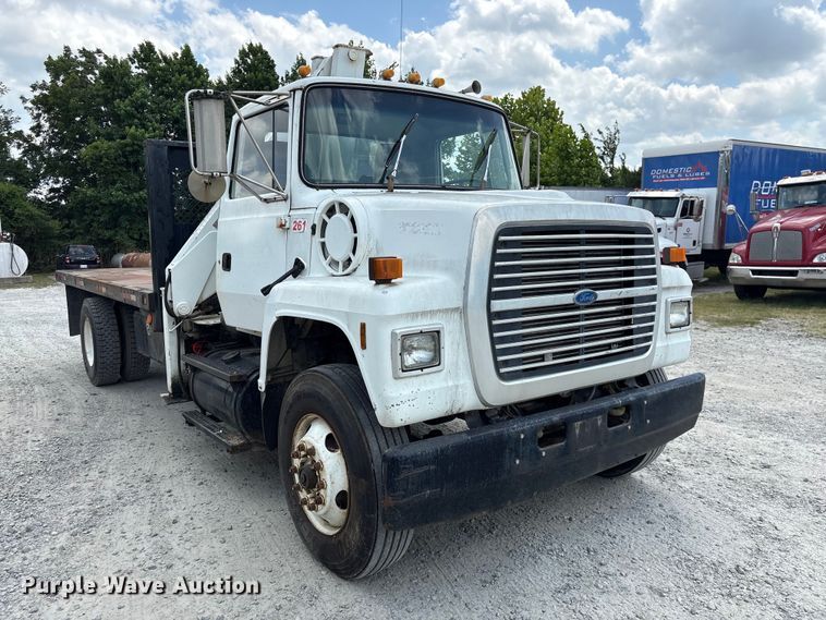 image for item EF1246 1993 Ford LN8000 crane truck