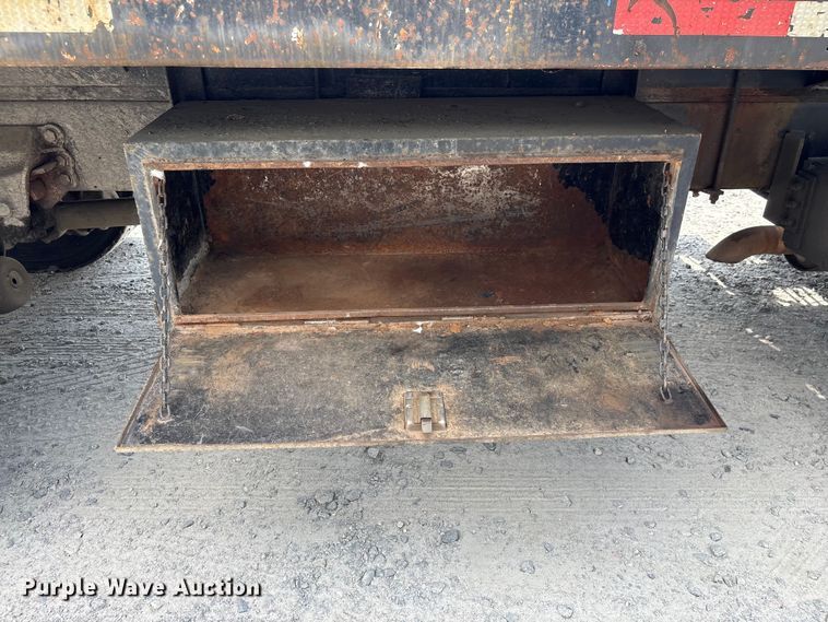 image for item EF1246 1993 Ford LN8000 crane truck