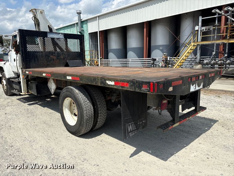 image for item EF1246 1993 Ford LN8000 crane truck