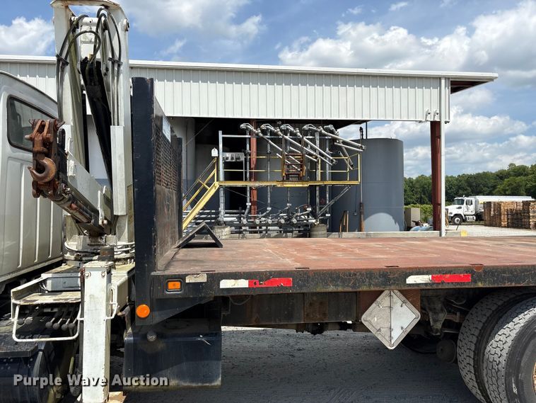 image for item EF1246 1993 Ford LN8000 crane truck
