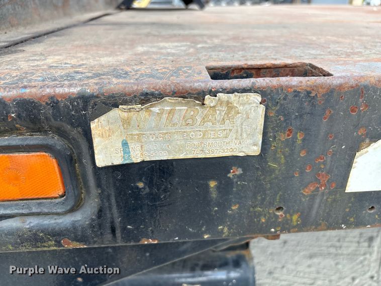 image for item EF1246 1993 Ford LN8000 crane truck