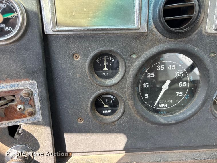 image for item EF1246 1993 Ford LN8000 crane truck