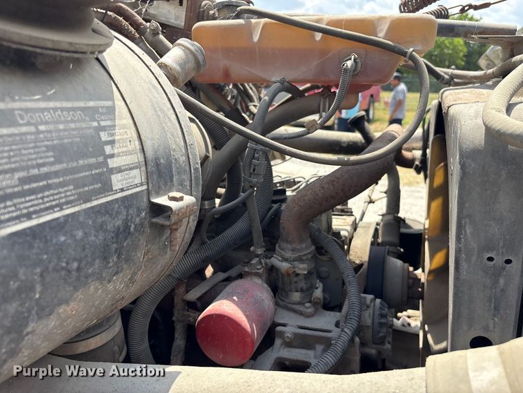 image for item EF1246 1993 Ford LN8000 crane truck