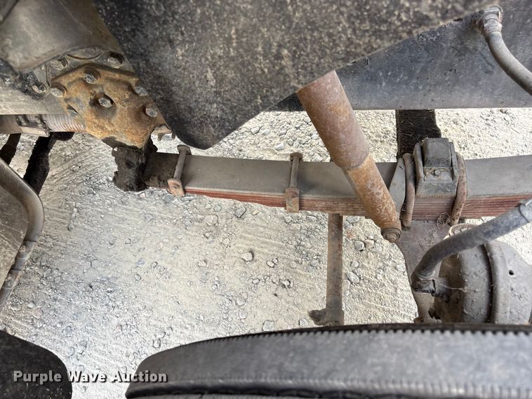 image for item EF1246 1993 Ford LN8000 crane truck