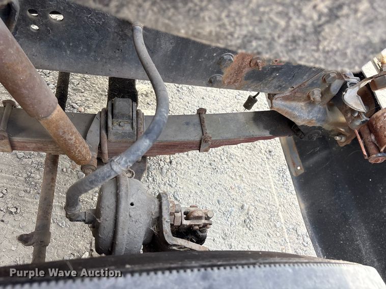 image for item EF1246 1993 Ford LN8000 crane truck
