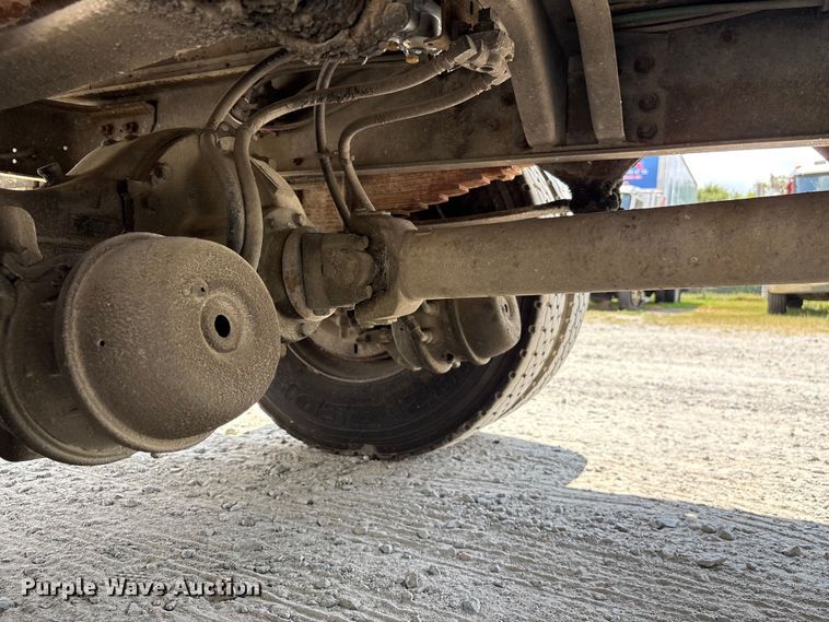 image for item EF1246 1993 Ford LN8000 crane truck