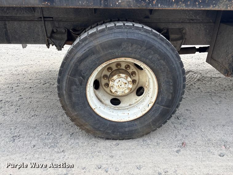 image for item EF1246 1993 Ford LN8000 crane truck