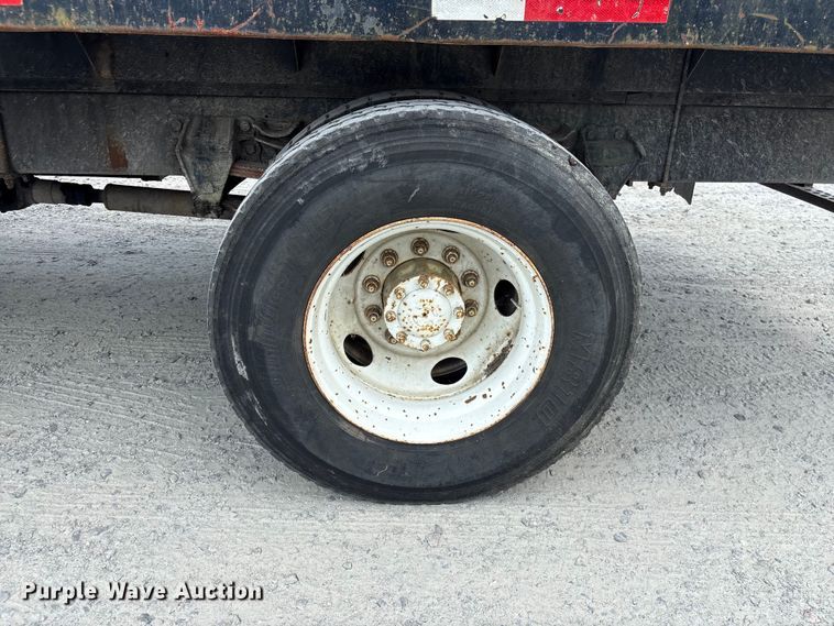 image for item EF1246 1993 Ford LN8000 crane truck
