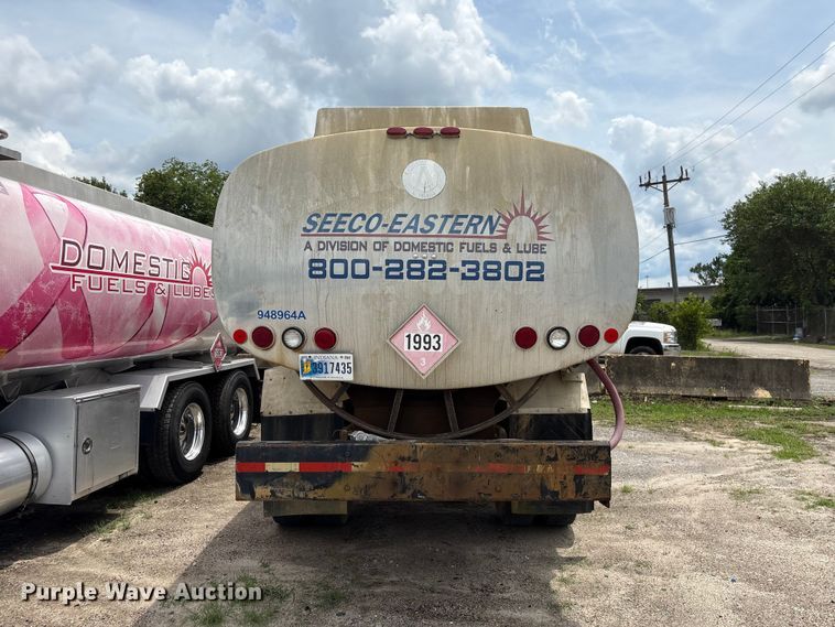 image for item EF1261 1994 Ford LN8000 fuel truck