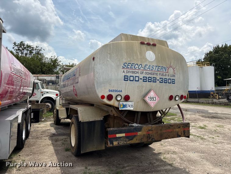 image for item EF1261 1994 Ford LN8000 fuel truck