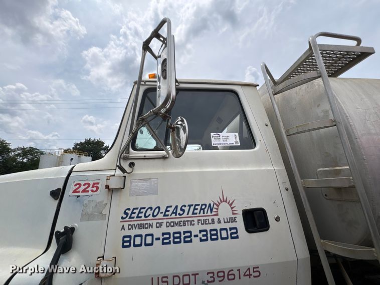 image for item EF1261 1994 Ford LN8000 fuel truck