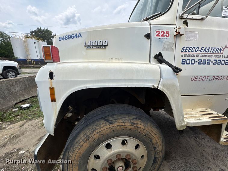image for item EF1261 1994 Ford LN8000 fuel truck