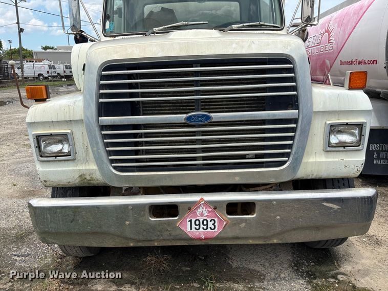 image for item EF1261 1994 Ford LN8000 fuel truck