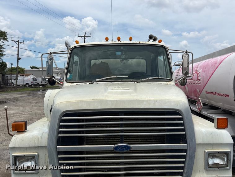 image for item EF1261 1994 Ford LN8000 fuel truck
