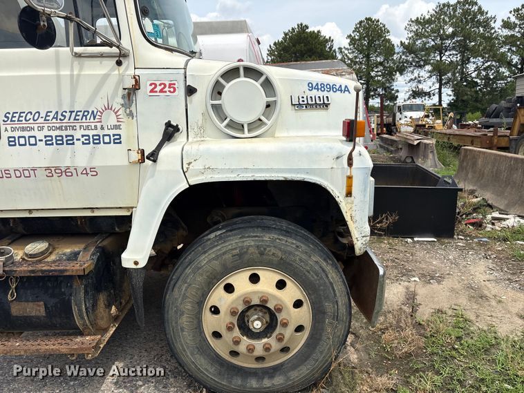 image for item EF1261 1994 Ford LN8000 fuel truck