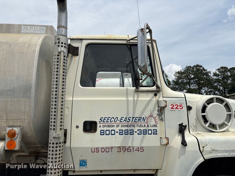 image for item EF1261 1994 Ford LN8000 fuel truck