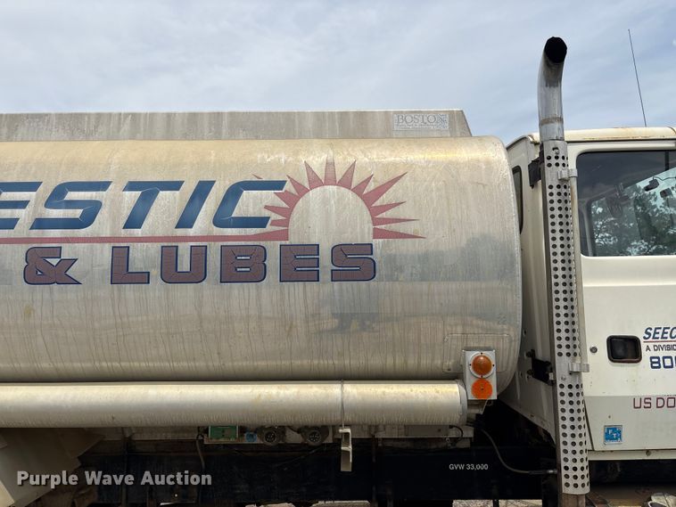 image for item EF1261 1994 Ford LN8000 fuel truck