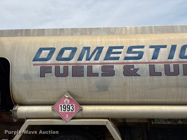 image for item EF1261 1994 Ford LN8000 fuel truck