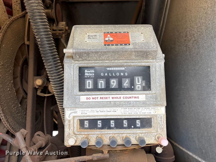 image for item EF1261 1994 Ford LN8000 fuel truck