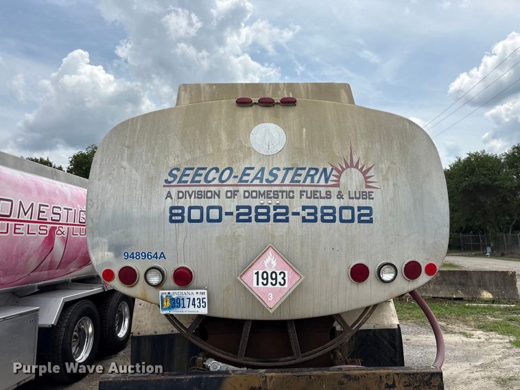 image for item EF1261 1994 Ford LN8000 fuel truck