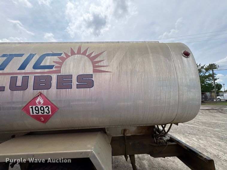 image for item EF1261 1994 Ford LN8000 fuel truck