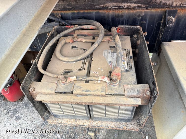 image for item EF1261 1994 Ford LN8000 fuel truck