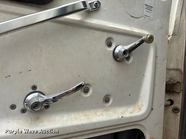 image for item EF1261 1994 Ford LN8000 fuel truck