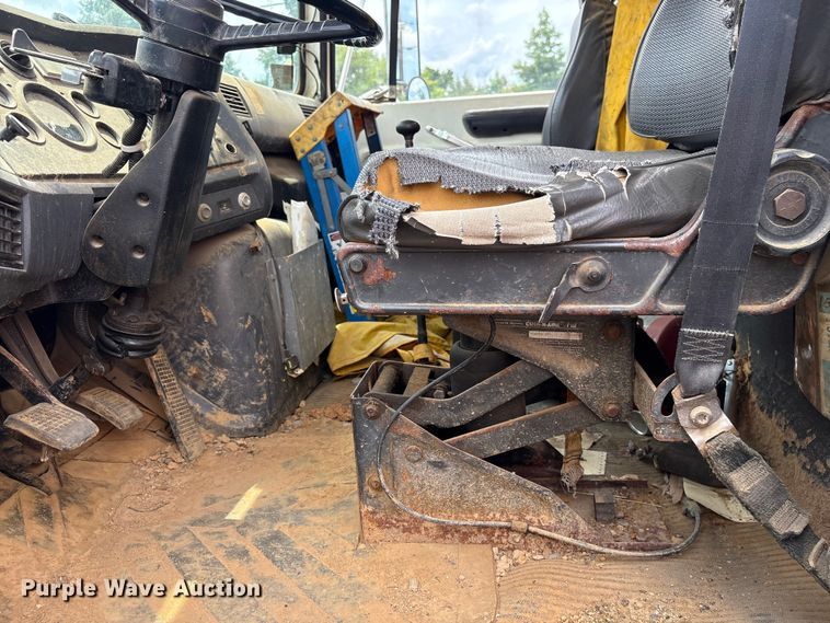 image for item EF1261 1994 Ford LN8000 fuel truck