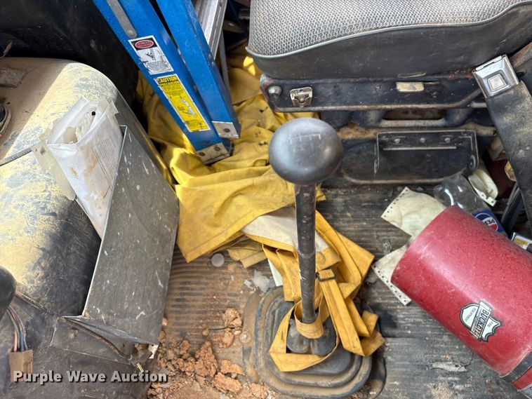 image for item EF1261 1994 Ford LN8000 fuel truck