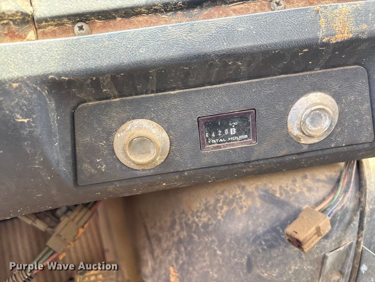 image for item EF1261 1994 Ford LN8000 fuel truck