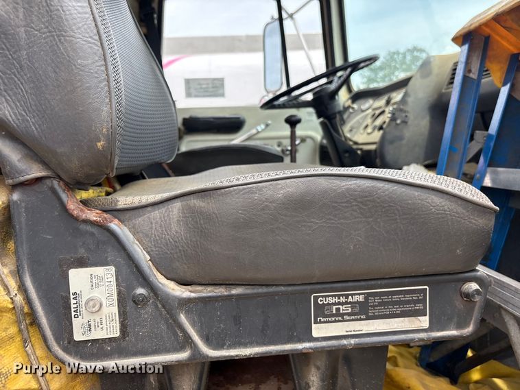 image for item EF1261 1994 Ford LN8000 fuel truck