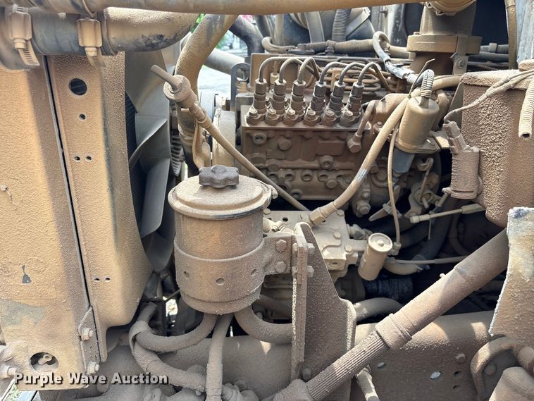 image for item EF1261 1994 Ford LN8000 fuel truck