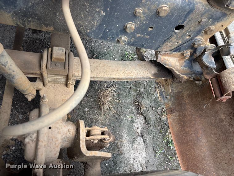 image for item EF1261 1994 Ford LN8000 fuel truck