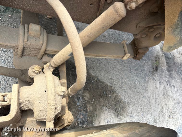 image for item EF1261 1994 Ford LN8000 fuel truck