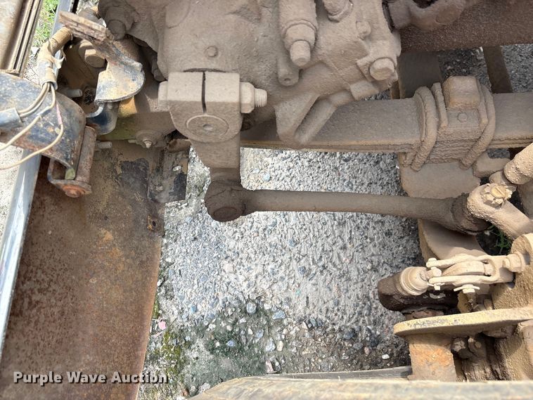 image for item EF1261 1994 Ford LN8000 fuel truck