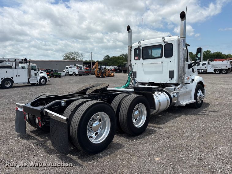 image for item EG9188 2013 Peterbilt 579 semi truck