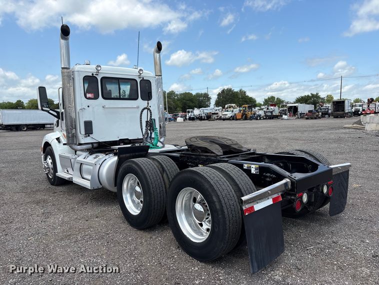 image for item EG9188 2013 Peterbilt 579 semi truck