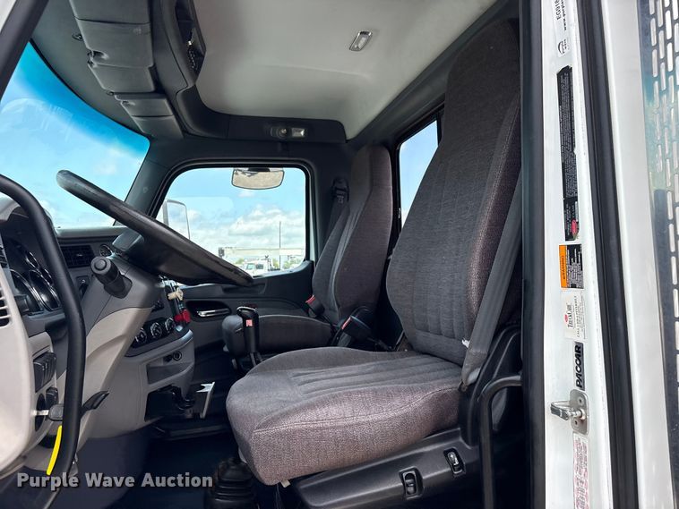 image for item EG9188 2013 Peterbilt 579 semi truck