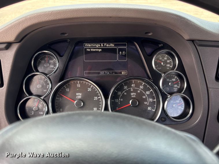 image for item EG9188 2013 Peterbilt 579 semi truck