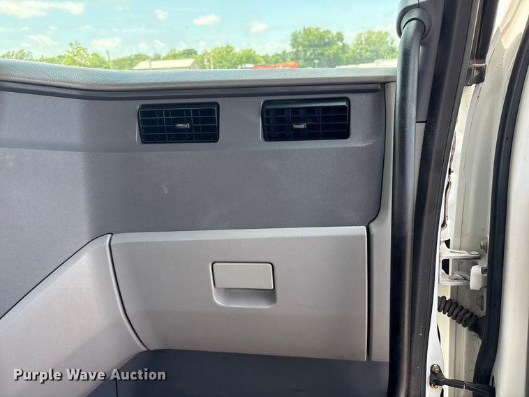 image for item EG9188 2013 Peterbilt 579 semi truck