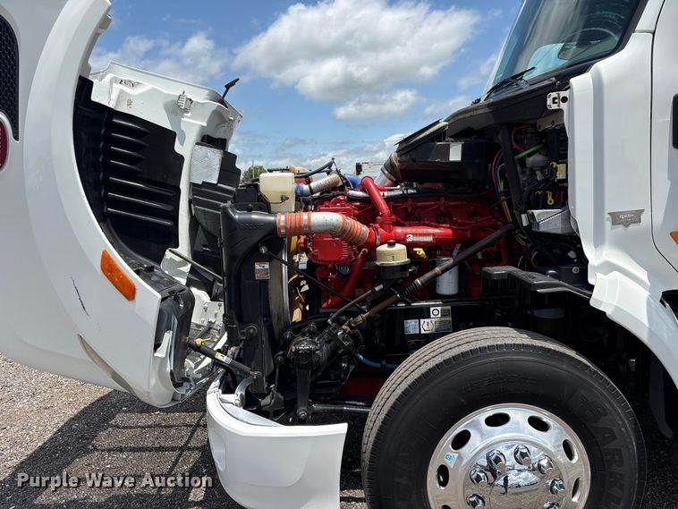image for item EG9188 2013 Peterbilt 579 semi truck