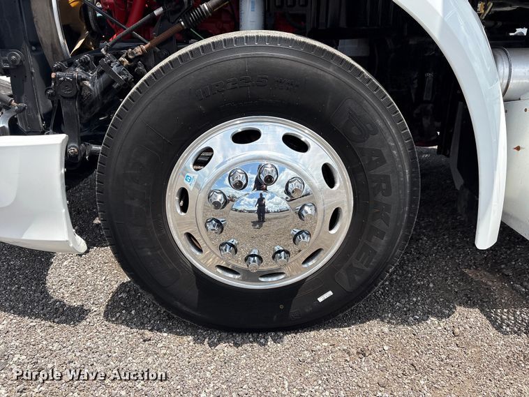 image for item EG9188 2013 Peterbilt 579 semi truck