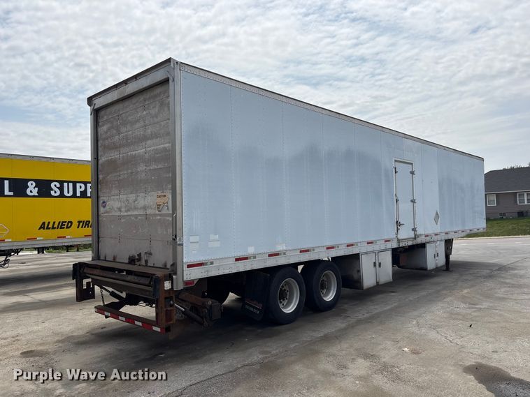 image for item EI5815 2008 Utility VS2DX dry van trailer