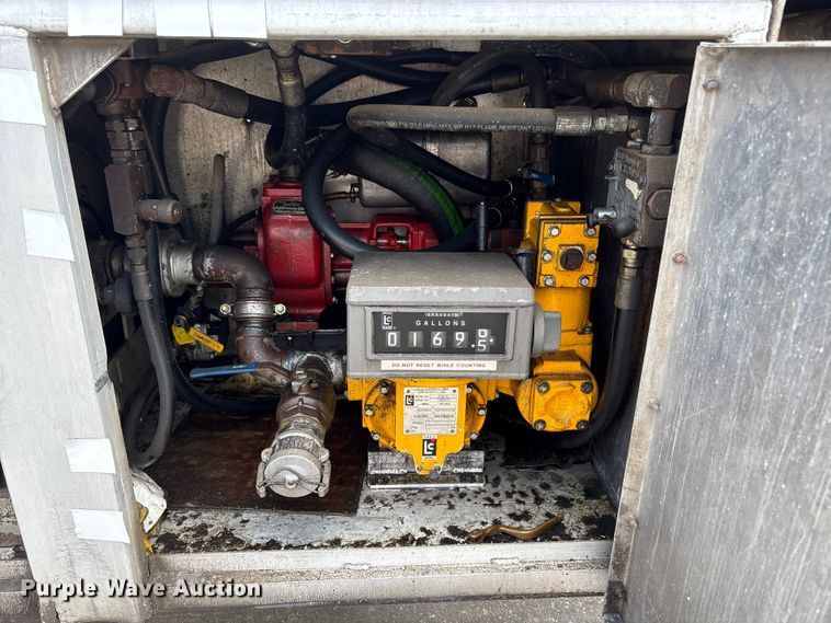 image for item EI5815 2008 Utility VS2DX dry van trailer