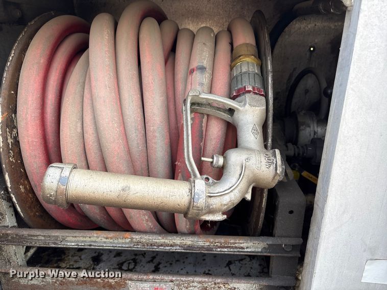 image for item EI5815 2008 Utility VS2DX dry van trailer