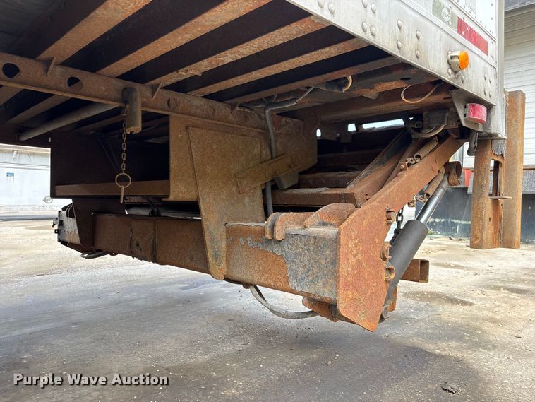 image for item EI5815 2008 Utility VS2DX dry van trailer