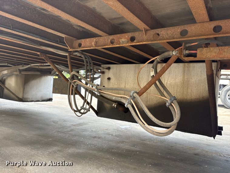 image for item EI5815 2008 Utility VS2DX dry van trailer