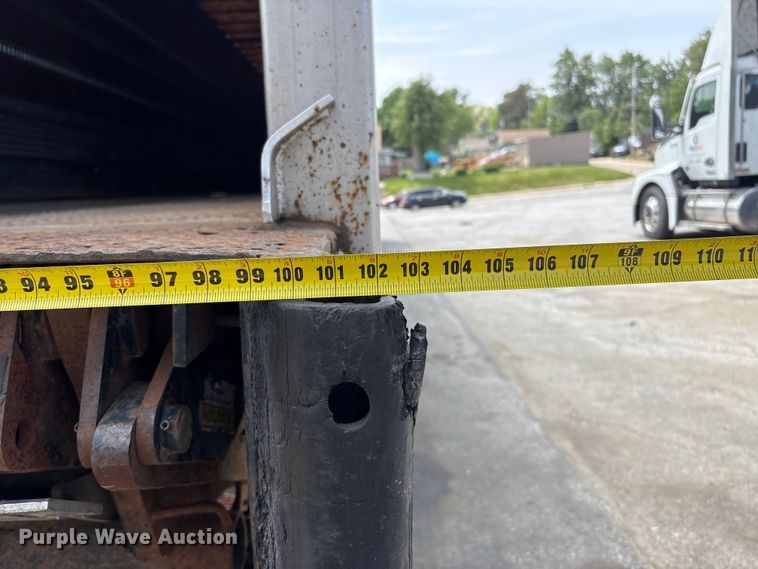 image for item EI5815 2008 Utility VS2DX dry van trailer