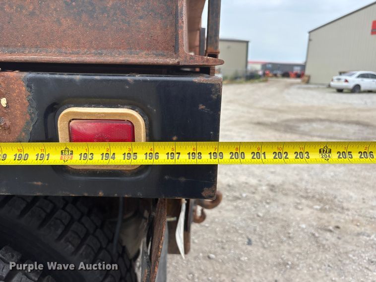 image for item EI5847 1995 International 9200 flatbed truck