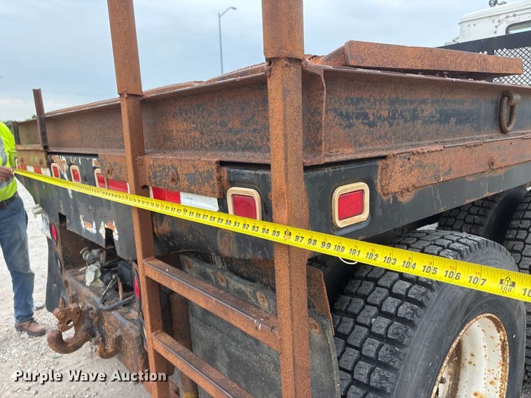 image for item EI5847 1995 International 9200 flatbed truck